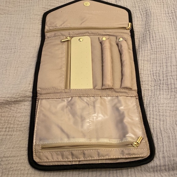 BagSmart  jewelry black case . - Picture 3 of 9